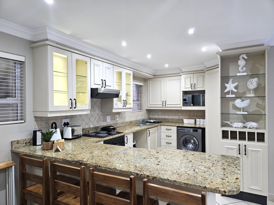 2 Bedroom Property for Sale in Wavecrest Eastern Cape